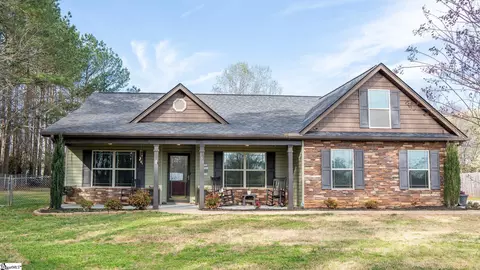 150 Gibbs Rd, Wellford, SC 29385