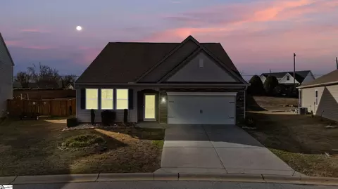 521 Friar Park Ln, Lyman, SC 29365