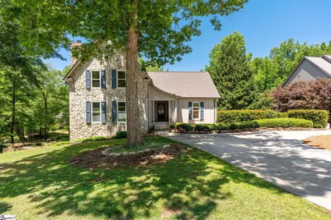 302 Golf View Ln, Greenville, SC 29609