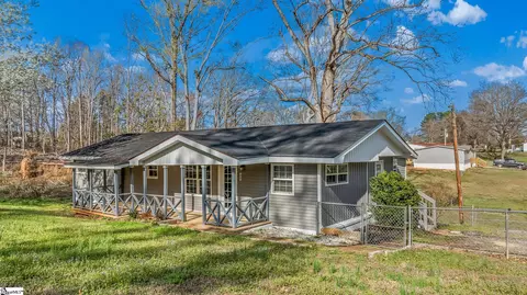 131 Fall St, Woodruff, SC 29388