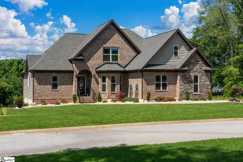 207 Poplar Ridge Rd, Simpsonville, SC 29681