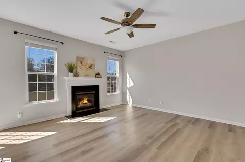 Living - 6 Kylemore Ln, Greer, SC 29650 photo 2 of 3