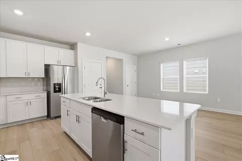 Kitchen - 303 Shortleaf Ln, Pendleton, SC 29670 photo 3 of 4