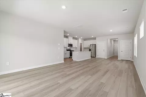 Living - 303 Shortleaf Ln, Pendleton, SC 29670 photo 3 of 3