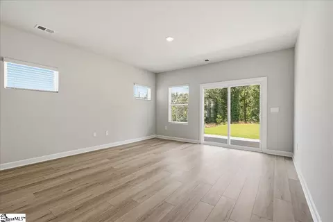 Living - 303 Shortleaf Ln, Pendleton, SC 29670 photo 2 of 3