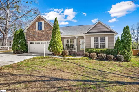 9 Randy Dr, Taylors, SC 29687