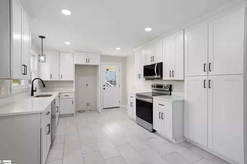 Kitchen - 207 Arch Dr, Greer, SC 29651 photo 1 of 2