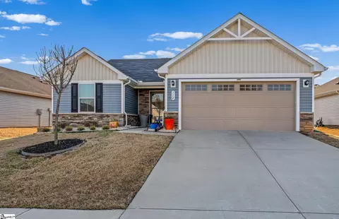 114 Sylvester St, Fountain Inn, SC 29644
