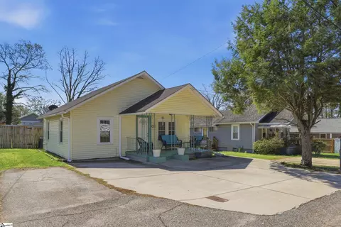 211 Buncombe St, Greer, SC 29650