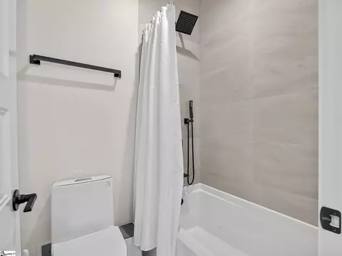 Bath - 630 Monfret Ct, Moore, SC 29369 photo 8 of 8