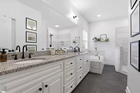 Bath - 14 Hickory St, Williamston, SC 29697 photo 1 of 4