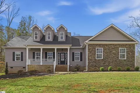 14 Hickory St, Williamston, SC 29697