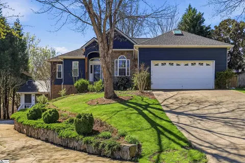 317 Winding Brook Ct, Greenville, SC 29617