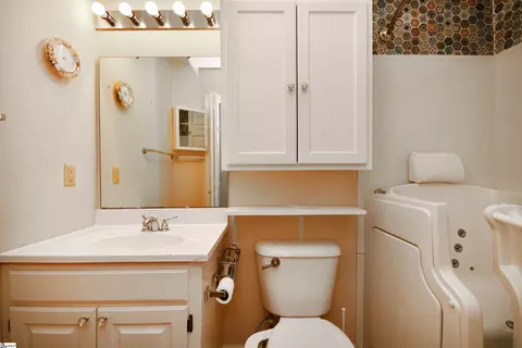 Bath - 103 Baldwin Pl, Easley, SC 29642 photo 2 of 4
