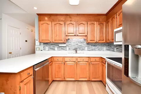 Kitchen - 103 Baldwin Pl, Easley, SC 29642 photo 2 of 3