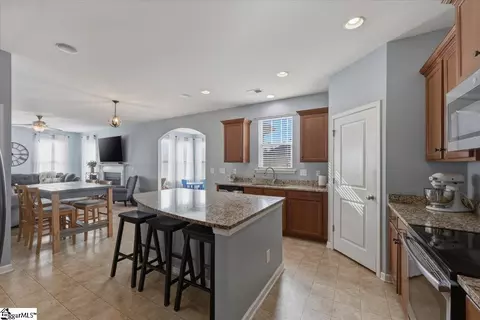 Kitchen - 258 E Pyrenees Dr, Lyman, SC 29365 photo 3 of 4