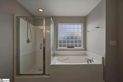 Bath - 258 E Pyrenees Dr, Lyman, SC 29365 photo 2 of 3