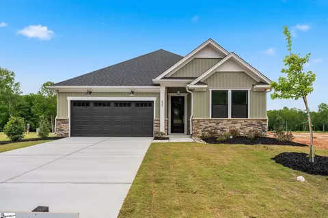 232 Creekside Cir, Williamston, SC 29697