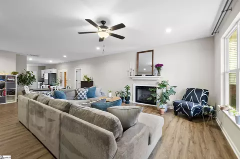 Entry Way - 102 Colonial Ct, Pendleton, SC 29670 photo 1 of 5
