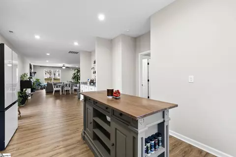 Entry Way - 102 Colonial Ct, Pendleton, SC 29670 photo 5 of 5
