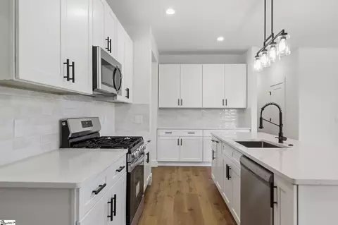 Kitchen - 211 Endless Dr, Greer, SC 29651 photo 3 of 3