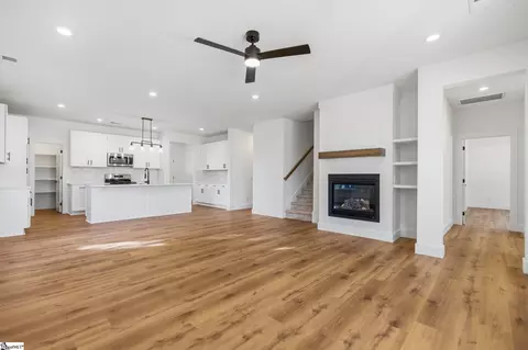 Living - 211 Endless Dr, Greer, SC 29651 photo 1 of 4