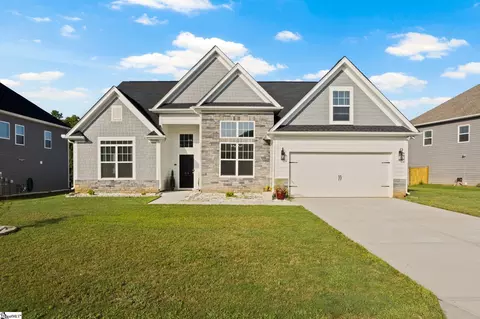 318 Carriage Hill Dr, Easley, SC 29642