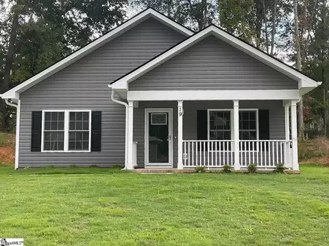19 Sidney Wilson Ct, Simpsonville, SC 29681