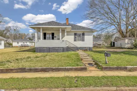 22 Meadow St, Lyman, SC 29365