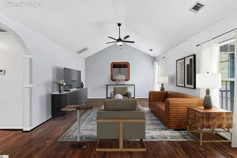Living - 15 Chickadee Dr, Pelzer, SC 29669 photo 2 of 3