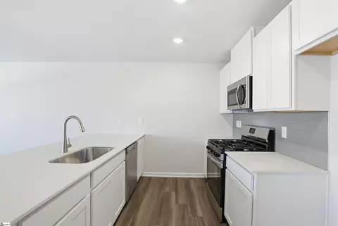 Kitchen - 1370 Cattleman Acres Dr, Inman, SC 29349 photo 2 of 3