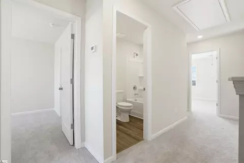 Entry Way - 1370 Cattleman Acres Dr, Inman, SC 29349 photo 4 of 6