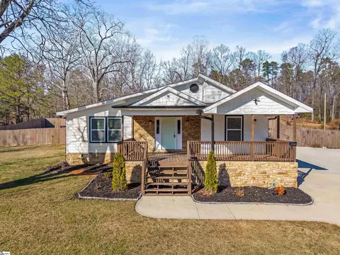 2016 Edwards Lake Rd, Greer, SC 29651