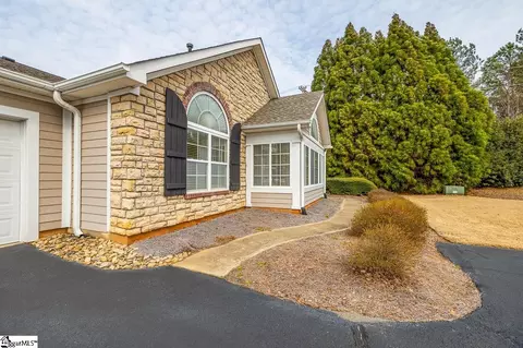 117 Ravines Ln, Spartanburg, SC 29301