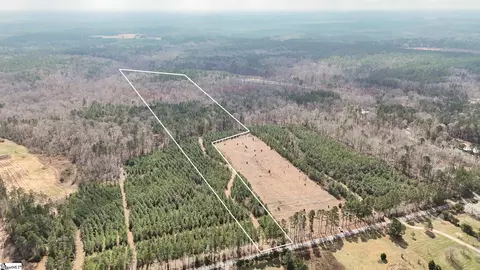 650 Lake Rd, Clinton, SC 29325