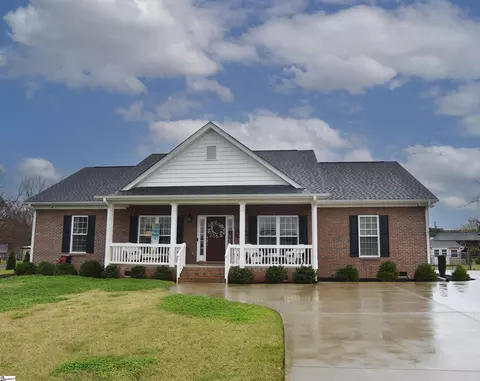 202 Roscoe Dr, Greer, SC 29651