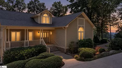 15 Grosbeak Way, Landrum, SC 29356