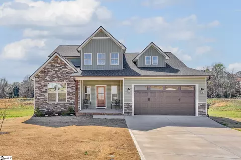 521 Hillview Knoll Ln, Greer, SC 29651