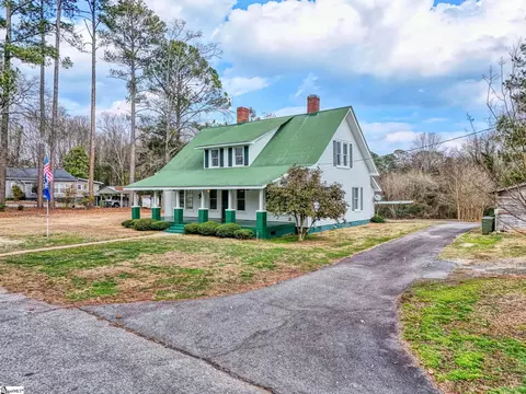 302 Gassaway St, Central, SC 29630