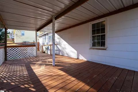 Exterior - 115 Cooley St, Duncan, SC 29334 photo 5 of 10