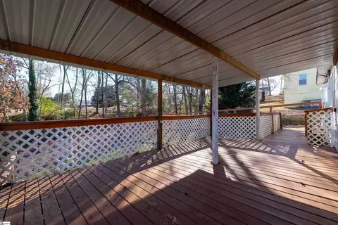 Exterior - 115 Cooley St, Duncan, SC 29334 photo 4 of 10