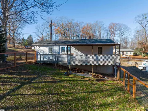 Exterior - 115 Cooley St, Duncan, SC 29334 photo 8 of 10