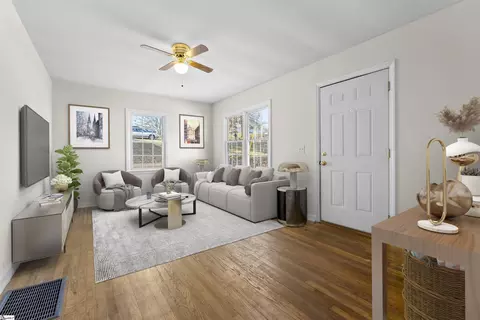 Living - 115 Cooley St, Duncan, SC 29334 photo 1 of 4