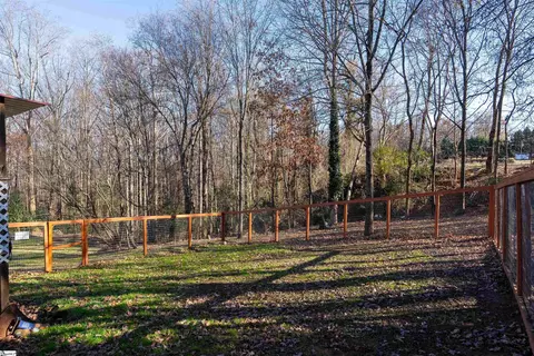 Exterior - 115 Cooley St, Duncan, SC 29334 photo 7 of 10
