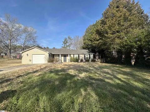 34 Charterhouse Ave, Piedmont, SC 29673