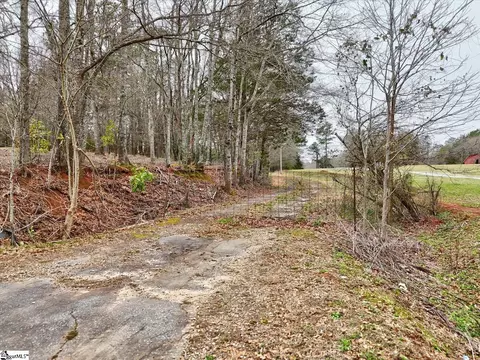 499 Campground Rd, Liberty, SC 29657