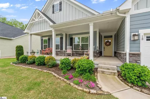 18 Pequot Dr, Greenville, SC 29607