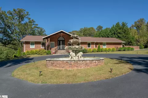 351 Belcher St, Inman, SC 29349