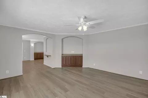 Living - 112 Donald Dr, Pendleton, SC 29670 photo 3 of 4