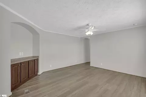 Living - 112 Donald Dr, Pendleton, SC 29670 photo 2 of 4